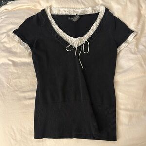 Black and white top w/ bow